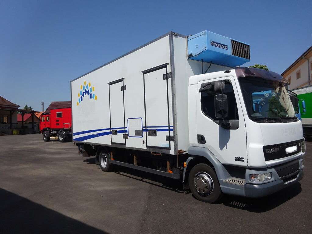 Chladírenský nákladní vozidlo DAF LF45.220 - Photo 2